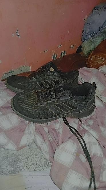 Crne sportske patike sa pertlama Patike za decu, original reebook -