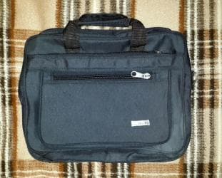 torbe za laptop carpisa: Torba za manji laptop, bez kaiša dimenzije otprilike 37x29 cm, ima 2 — 1