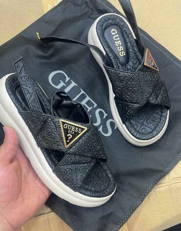 c a papuce: Sandale, Guess — 1