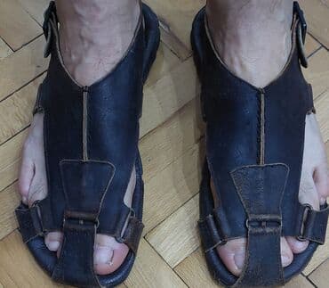 pantalone od vestacke koze: Sandale, veličina - 43 — 1