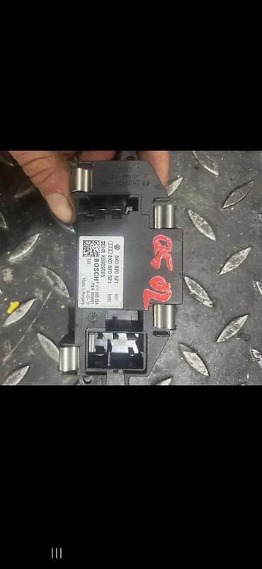 ogledalo rs: AUDI Q5 REOSTAT VENTILATORA 8K0820521 | Audi delovi zemun altina — 1