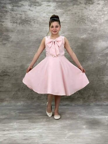 NOVO 
Haljinice za princezice od 7 do 12 godina 🥰
Cena 3950 din