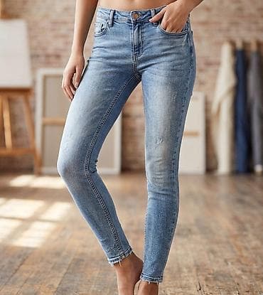 Ženske skinny farmerke – svetlo plave - Kroj: uske (skinny) na lalafo.rs Ženske skinny farmerke – svetlo plave - Kroj: uske (skinny)