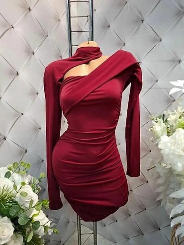 Ženska odeća: Asimetrična mini haljina sa dugim rukavima - Kroj: uska silueta sa — 4