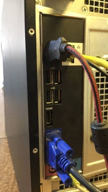 Desktop računari i radne stanice: Desktop Dell optiplex 3010 ful intel procesor intel i3-3220 na — 2