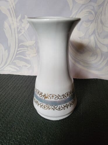 Značke, ordenje i medalje: Vaza nova Titov Veles porcelan 70te. Vaza nova,par tackica fabricki — 5