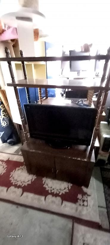 bumbarevo brdo namestaj: TV komode od 3500din do 12500din.ima i polovan namestaj Zemun — 3