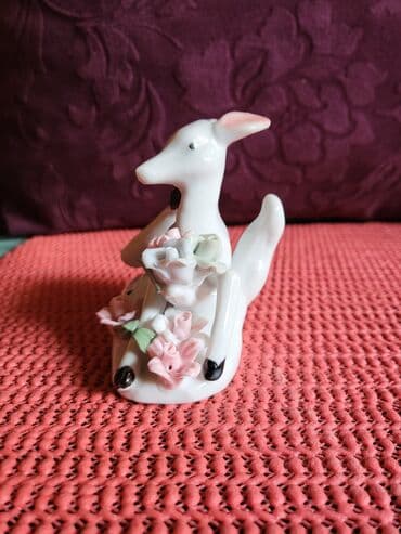 porcelanske solje za caj: Porcelanska vintaz,nova figura lane. Figura lane,nova,cvetovi bez — 7