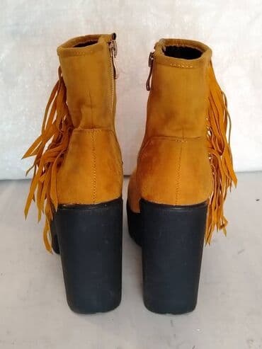 Women's Sneakers and athletic shoes: High boots, 38 — 2