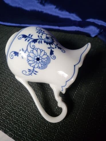 oprema za krevetac: Nov,vintaz bokal za mleko,original cvibl mustra. Nov porcelanski — 8