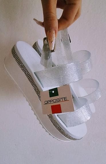 carape sa prstima: Ženske platforme sandale Opposite - Boja: bela sa srebrnim detaljima — 2