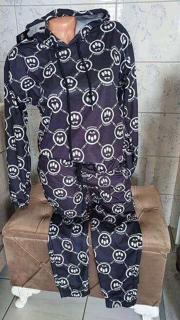 svecana odela novi pazar: Komplet s.m.l
2500 din — 3