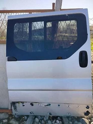 BOCNA DESNA VRATA VIVARO 01-14 | Bočna desna vrata Opel Vivaro 4