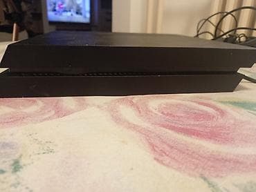 sony 2 1: Sony ps 4 u odlicnom stanju, jedan dzojstik, svi kablovi — 4