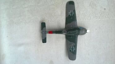 fizika sa zbirkom zadataka i prirucnikom za laboratorijske vezbe za 1 razred: Avion Amercom Germany 1:72 za delove — 3