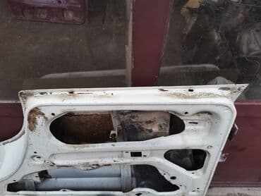 desno krilo golf 4: Vrata zadnja desna Lada 2105,2107 Riva u beloj boji broj 3. Vrata su — 11