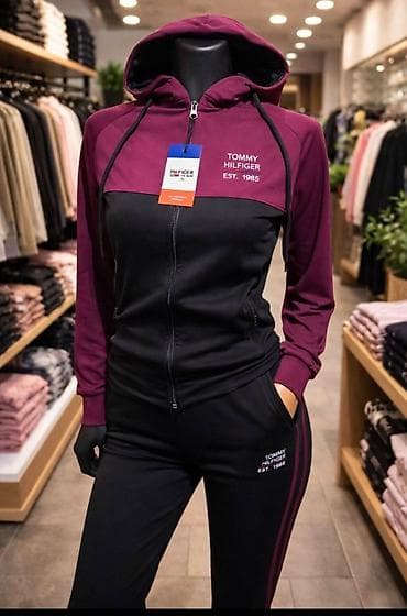 Ženski sportski komplet – dukserica sa kapuljačom i donji deo - Dva