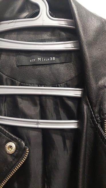 sorc m: Crna ženska biker jakna, veličina M (EU 38). Klasičan moto kroj sa — 2