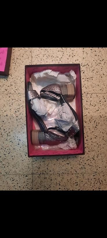 sandale na prst: Sandale PAAR, kao NOVE 2- 3 puta obuvene — 4