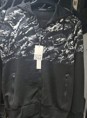 muske trenerke bez ranfle: M do 2xl
3600 din
Muska trenerka — 1