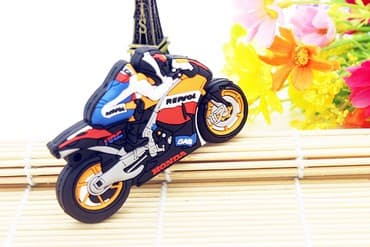 zvucnici za kafice: USB Flash 64 GB - HONDA Prelep USB 2.0 stik od 64 GB. Kapacitet je — 3