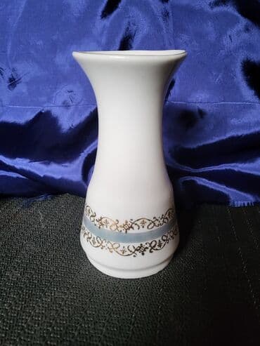 Značke, ordenje i medalje: Vaza nova Titov Veles porcelan 70te. Vaza nova,par tackica fabricki — 2