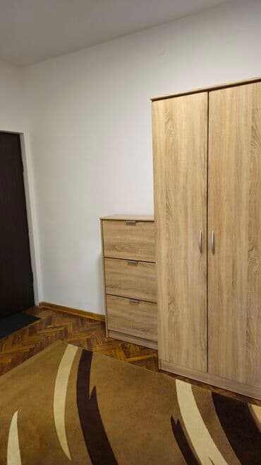 Rooms: 3 bedroom — 8