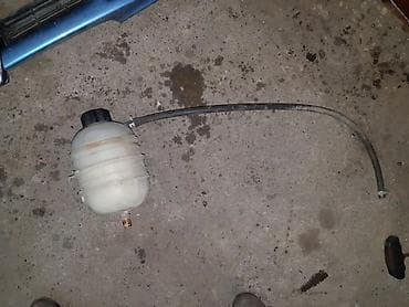 auto kart srbije: POSUDA ZA RASHLADNU TEČNOST ZA PEUGEOT 206 | Posuda za rashladnu — 1