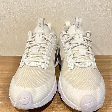 nike crne duboke patike: NIKE AIR MAX, original, perfektno stanje. Duzina unutrasnjeg gazista24 — 7