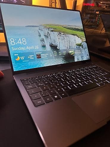 Huawei Matebook 14 2021 KAO NOV laptop Odlican laptop za svakodnevni
