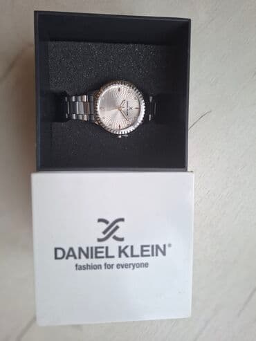 puma sat: Classic watch, Daniel Klein, Female — 1