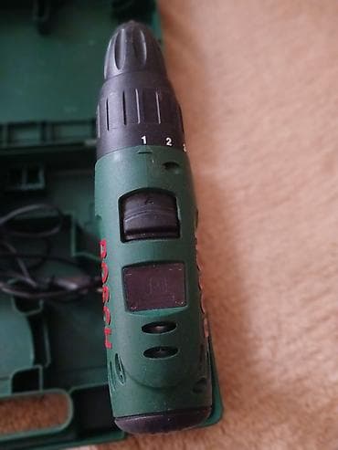 filc za poliranje aluminijuma: Bosch PSB 12 VE-2 akumulatorska bušilica/odvijač u koferu. - Napon — 2
