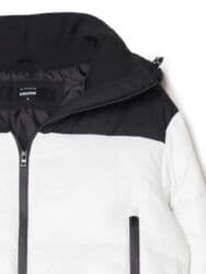 pull and bear prsluci: Zimska jakna sa kapuljačom, dvoslojni dizajn u crno-beloj kombinaciji — 6