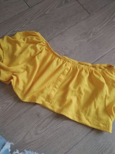 crop top h m: Majica xs — 4