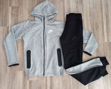 nike air max command cena: Nike ženska trenerka

Novo
Pamuk
Veličine xs s m l — 8