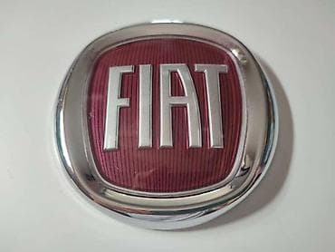 moda mi beograd: ZNAK 95MM CRVENI NA LEPLJENJE ZA FIAT ALBEA, DOBLO, LINEA . | Znak — 2