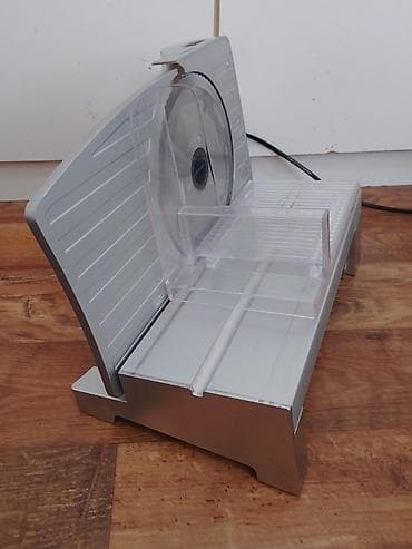 moj prvi tablet: Mesoreznica je potpuno ispravna, u odlicnom je stanju sa sitnim — 9