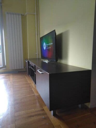 lazy bag za decu: Prodajem komodu za TV, dimenzije: dužina 238 cm, širina 52 cm, visina — 3