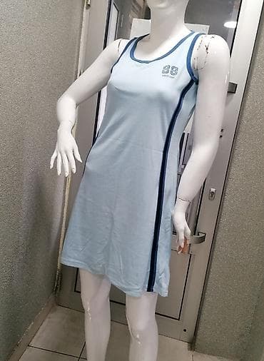 harmonikas sa kacketom: Ženska sportsko‑ležerna haljina bez rukava - Boja: svetloplava sa — 2