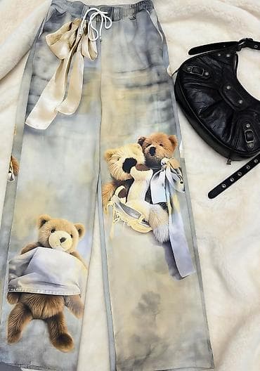 surplus pantalone: Ženske široke pantalone sa printom plišanih meda - Model: ležeran — 4