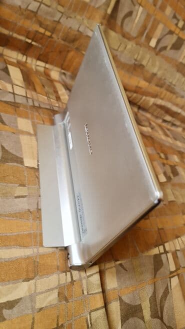 knjiga i zvucnik: Tablet kao nov sve radi.veliki 10 inca,sa stalkom — 15