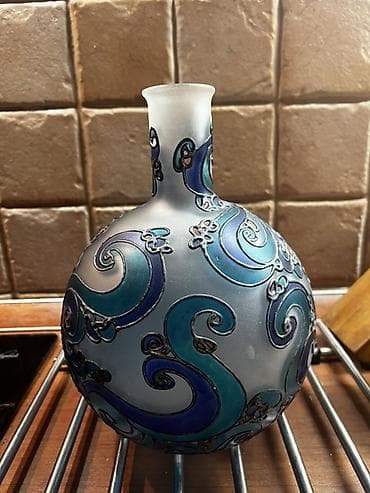 Dekorativna staklena vaza – ručno oslikana, mat/frotirano staklo -