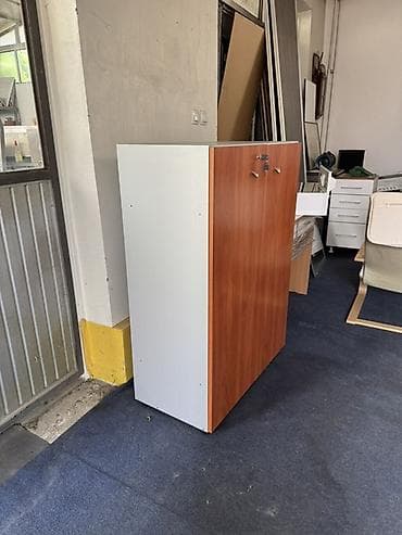 stari i stilski namestaj: Kancelarski ormarić sa dvoja vrata i bravicom - Materijal — 2