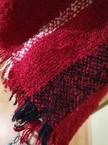 zenski ponco: Pelerina/ pončo Malo nošen. Veličina univerzalna. Teško se meri, ali — 4