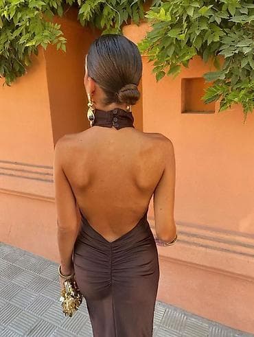 Haljine: 🔥Elegantna večernja haljina – model sa otvorenim leđima
✅2600 din — 4