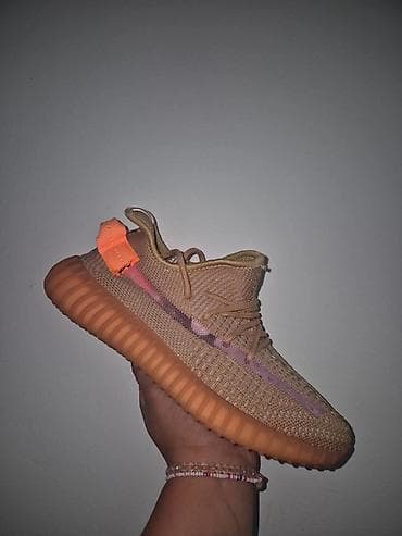 Yezzy lepo odradjene
Urezan boost u djonu
36-41
4000din
SS🖤