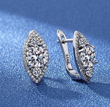 balenciaga cene: Elegantne posrebrene naušnice sa moisanit kamenjem – dužina 1,8 cm - — 3