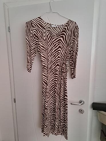 deichmann sandale platforma: VILA haljina sa životinjskim (zebra) printom - Model: midi dužina — 1