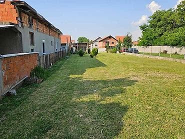 plac velika plana: Izdaje se prostrano građevinsko zemljište u Beogradu, opština — 3