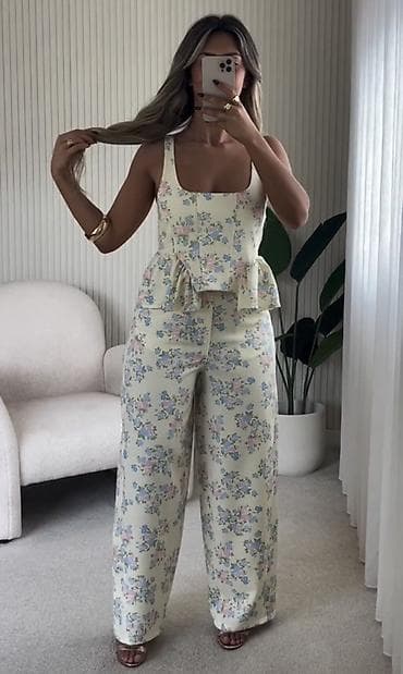 ✅Dvodelni ženski komplet sa cvetnim printom
✅2300 din
✅S M L